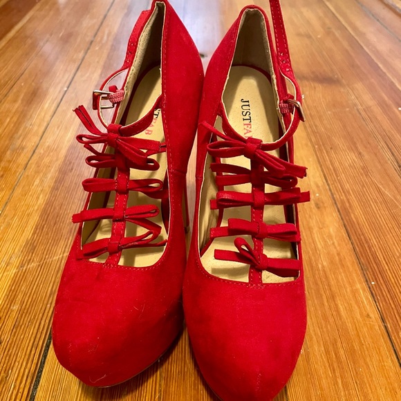 Classic red stilettos 👠 - Picture 4 of 6